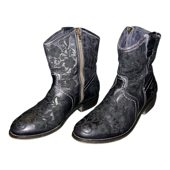 TAOS Women Privilege Western Boots Black Floral Embroidered Leather Ankle Boots - Picture 1 of 8